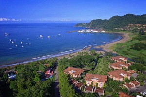 Playa Herradura Bay